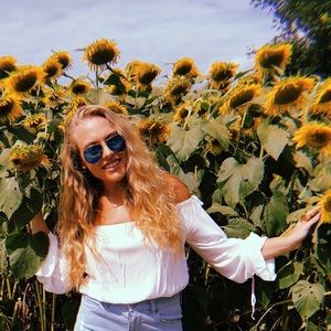 Meet your Posher, Juliana